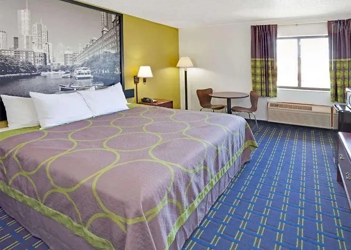 Hotel Super 8 By Wyndham I-57 Monee