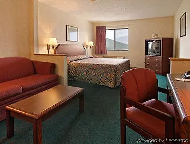 Super 8 By Wyndham I-57