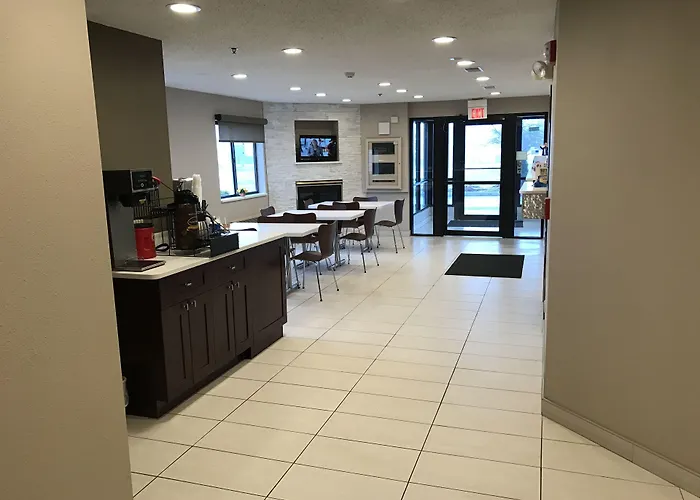 Super 8 By Wyndham I-57 Hotel 2*