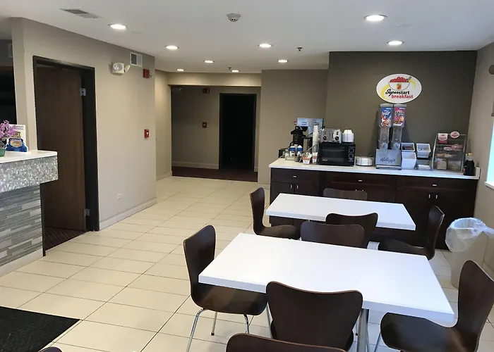 Hotel Super 8 By Wyndham I-57 Monee