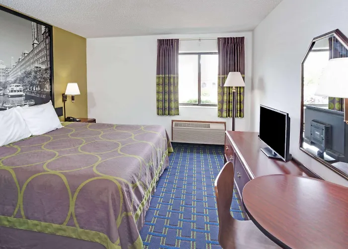 Super 8 By Wyndham I-57 Hotel