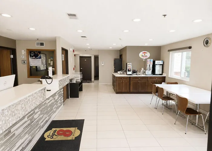 Super 8 By Wyndham I-57 2* Monee