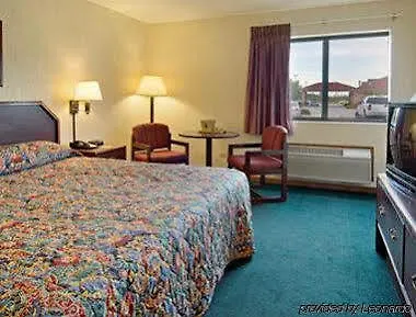 Super 8 By Wyndham I-57